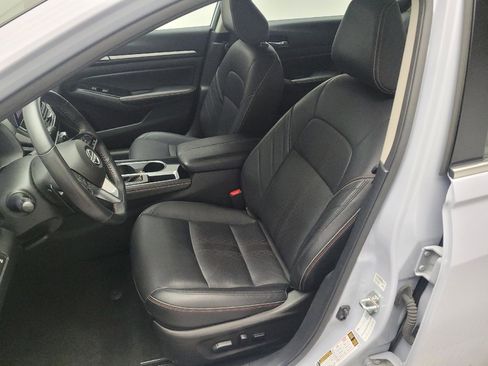 Used 2024 Nissan Altima 2.5 SR w/ SR Premium Package image 17