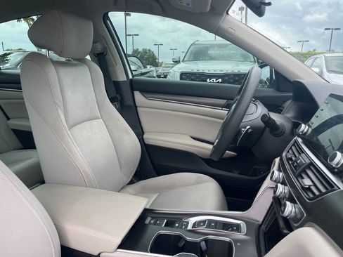 Used 2021 Honda Accord Hybrid image 5