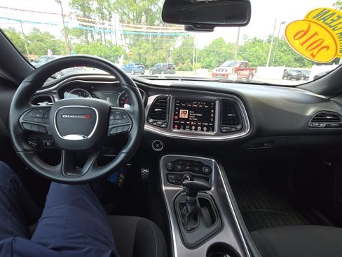 Used 2016 Dodge Challenger R/T RWD image 15