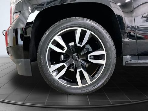 Used 2019 Chevrolet Tahoe Premier AWD/4WD image 9