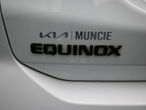 Used 2022 Chevrolet Equinox RS FWD image 10