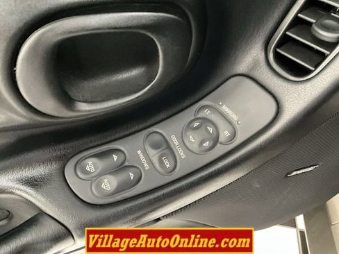 Used 2000 Chevrolet Corvette Convertible image 15