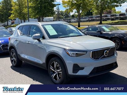 Used 2025 Volvo XC40 B5 Core