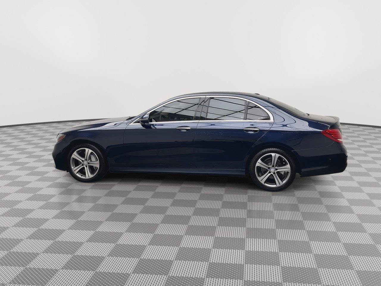 Used 2017 Mercedes-Benz E 300 4MATIC image 36