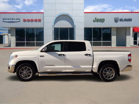 Used 2016 Toyota Tundra SR5 image 3