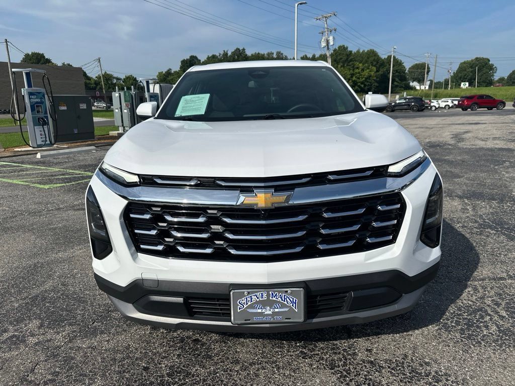 Used 2025 Chevrolet Equinox LT AWD/4WD image 8
