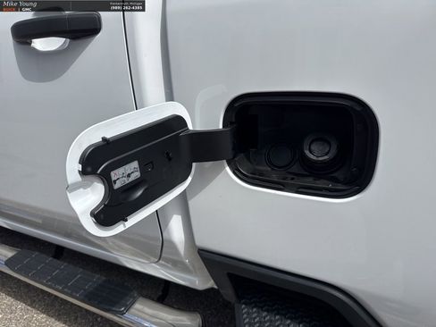 Used 2024 GMC Sierra 2500 Pro w/ Convenience Package image 11