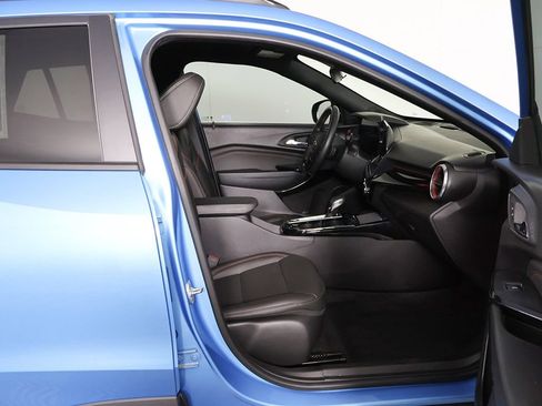 Used 2025 Chevrolet Trax RS w/ Driver Confidence Package FWD image 28