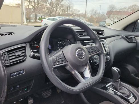 Used 2020 Nissan Rogue Sport S FWD image 17