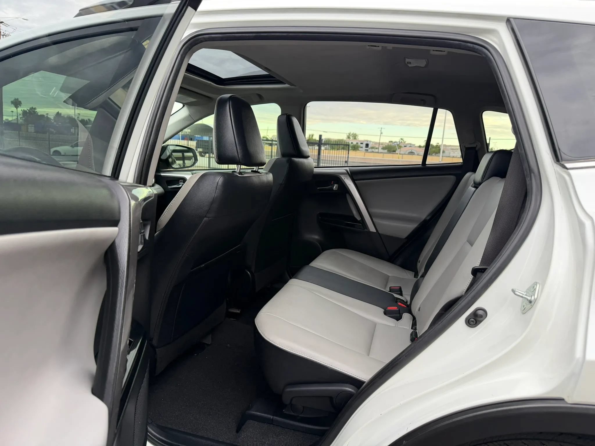 Used 2017 Toyota RAV4 Limited w/ Advanced Technology Package FWD image 26