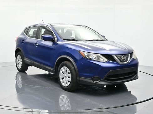Used 2018 Nissan Rogue Sport S image 3