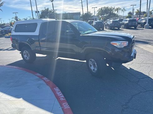 Used 2018 Toyota Tacoma SR w/ SR Convenience Package image 33