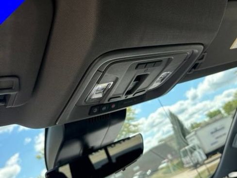 Used 2025 Chevrolet Silverado 1500 LTZ AWD/4WD image 26