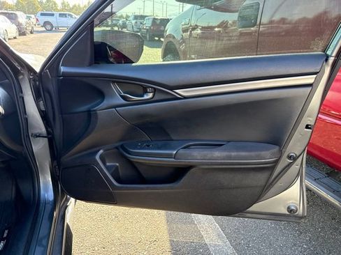 Used 2018 Honda Civic Sport image 14