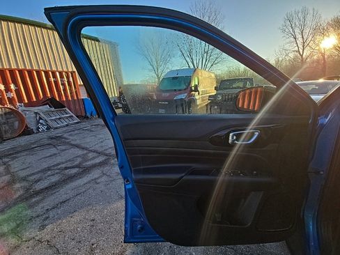 Used 2024 Jeep Compass Trailhawk image 21