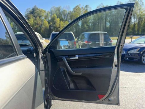 Used 2014 Kia Sorento LX image 13