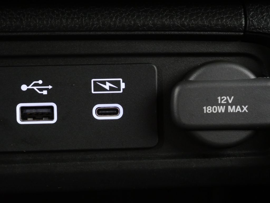 Used 2024 Honda Pilot Sport image 22