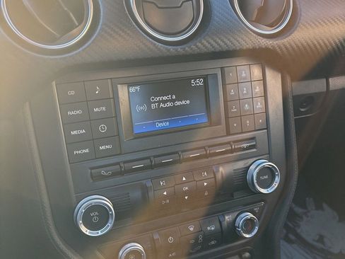 Used 2018 Ford Mustang Coupe image 5