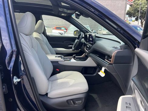Used 2026 Toyota Grand Highlander AWD Hybrid image 18