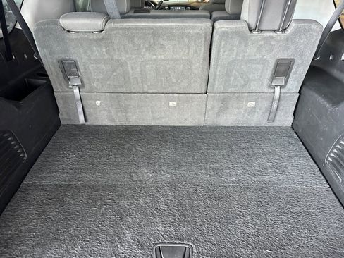 Used 2019 Chevrolet Suburban LS RWD image 13