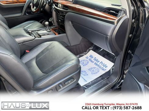 Used 2017 Lexus LX 570 4WD image 16
