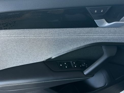 New 2025 Volkswagen Tiguan S image 9