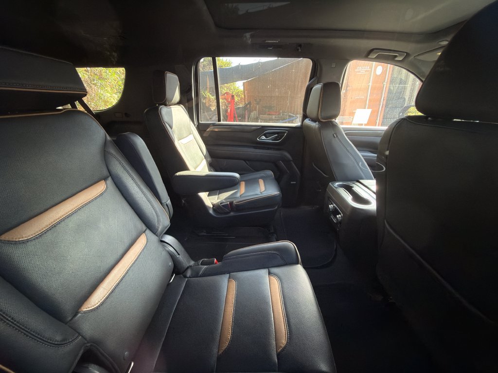 Used 2021 GMC Yukon XL AT4 w/ Technology Package AWD/4WD image 8