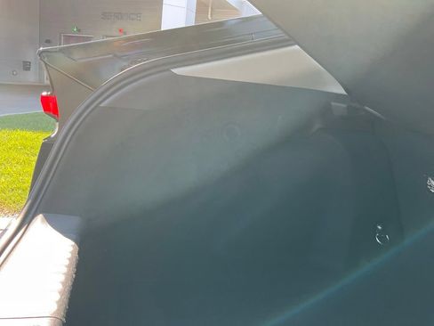 Used 2025 Toyota Prius LE FWD image 37
