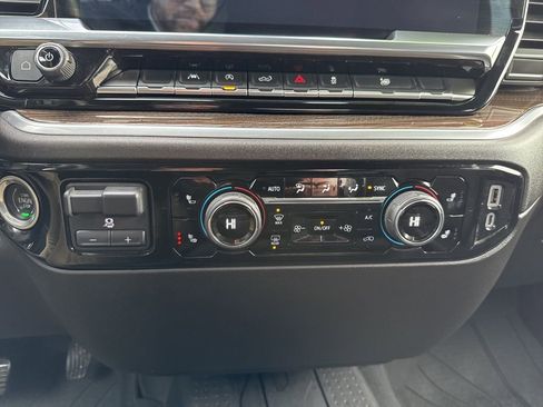 Used 2022 Chevrolet Silverado 1500 RST image 25