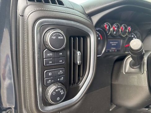 Used 2022 Chevrolet Silverado 1500 LT Trail Boss w/ LPO, Dark Essentials Package AWD/4WD image 18