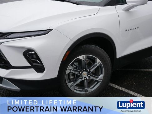 Used 2025 Chevrolet Blazer LT AWD/4WD image 29