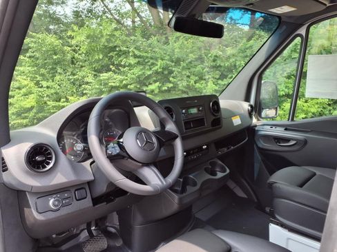 New 2025 Mercedes-Benz Sprinter 2500 image 16