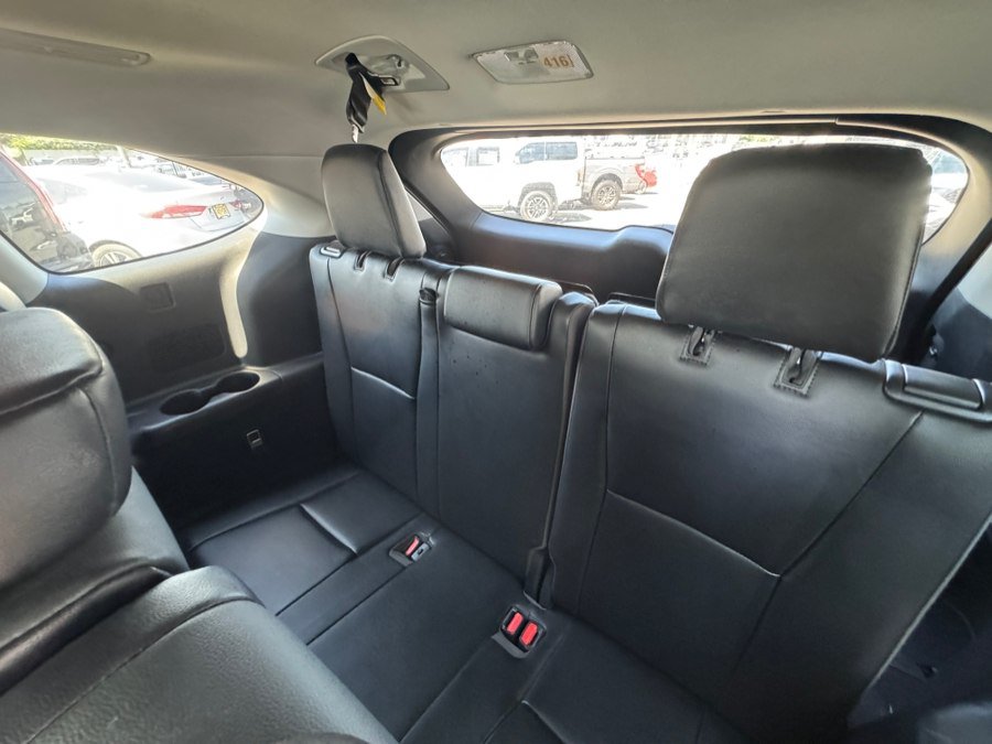 Used 2021 Toyota Highlander XLE AWD/4WD image 30