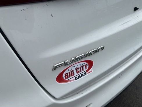 Used 2020 Ford Fusion SE image 46