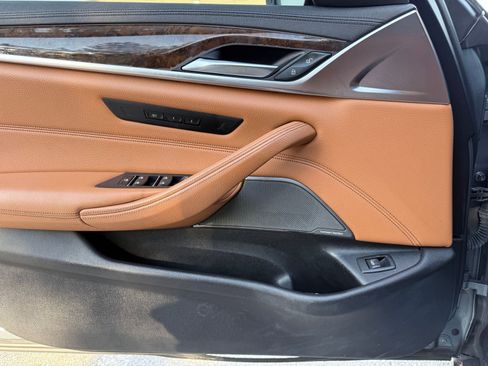 Used 2018 BMW M550i xDrive w/ Driving Assistance Package image 42