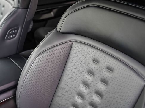 Used 2024 Kia EV9 Wind image 25