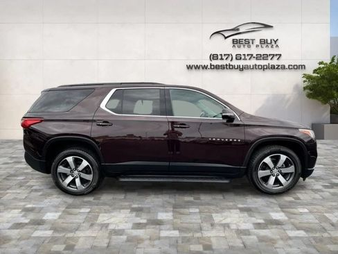 Used 2019 Chevrolet Traverse LT w/ LT Premium Package FWD image 8