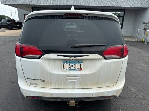 Used 2019 Chrysler Pacifica Touring Plus FWD image 9
