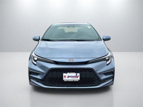 Used 2025 Toyota Corolla SE image 2
