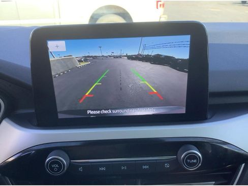 Used 2021 Ford Escape SE image 16