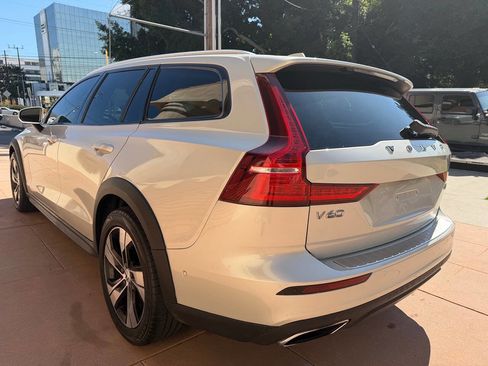 Used 2020 Volvo V60 T5 Cross Country w/ Protection Package Premier image 6