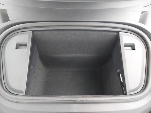 Certified 2022 Porsche Taycan image 33