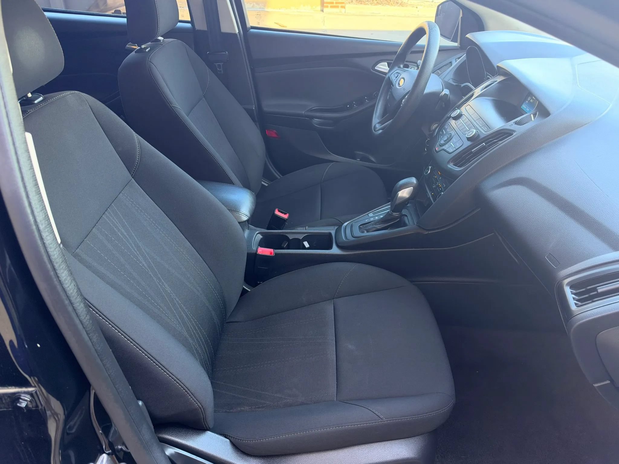 Used 2018 Ford Focus SE FWD image 21