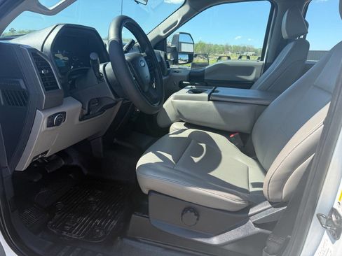 Used 2022 Ford F350 XL w/ Power Equipment Group image 16