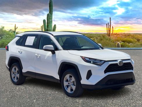 Used 2025 Toyota RAV4 XLE image 7