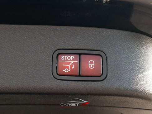 Used 2018 Mercedes-Benz GLS 550 4MATIC w/ Driver Assistance Package image 51