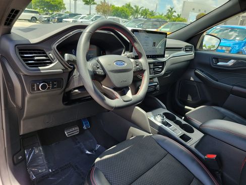 Used 2024 Ford Escape ST-Line w/ Tech Pack #1 FWD image 9