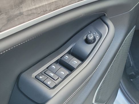 New 2026 Jeep Grand Cherokee Limited AWD/4WD image 17