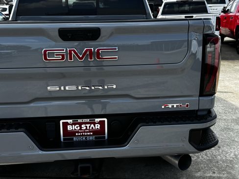 Used 2024 GMC Sierra 2500 AT4 w/ AT4 Preferred Package AWD/4WD image 10