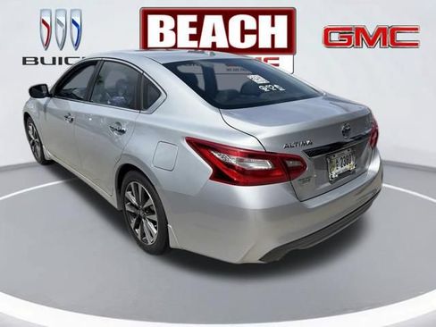 Used 2016 Nissan Altima 2.5 SL w/ 2.5 Technology w/LED Package FWD image 3